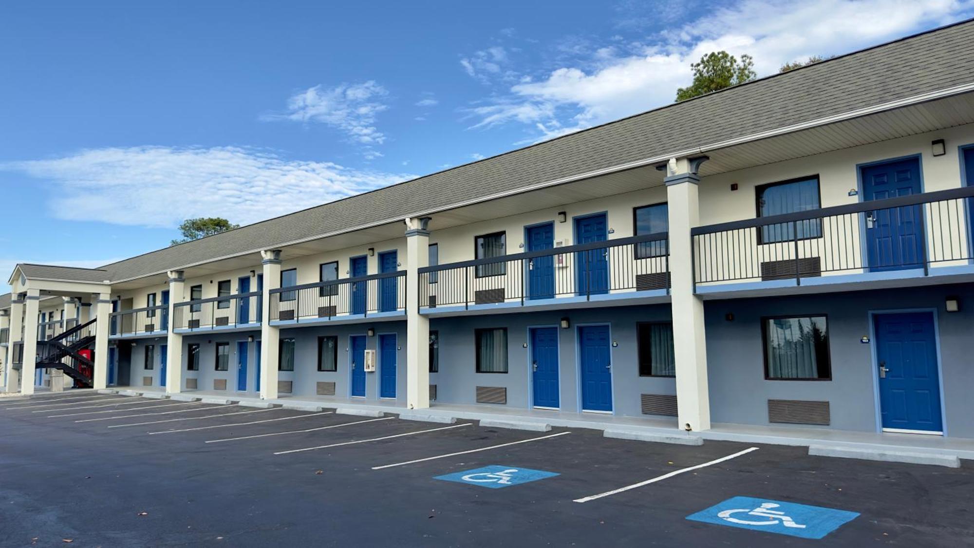 Days Inn By Wyndham Lexington-Columbia Exterior foto